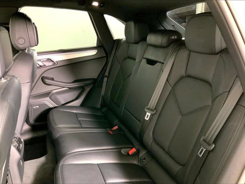 Used 2026 Porsche Macan AWD/4WD image 20