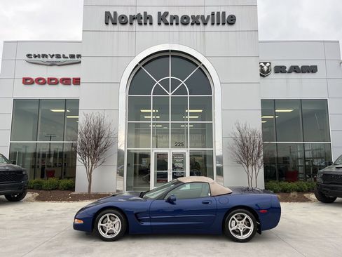 Used 2004 Chevrolet Corvette Convertible w/ Preferred Equipment Group image 2
