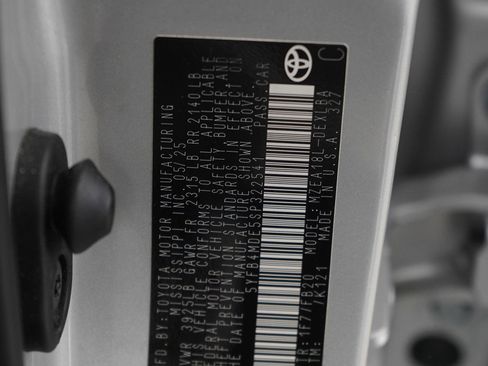 Used 2025 Toyota Corolla LE image 27