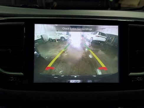Certified 2023 Chrysler Pacifica Touring-L FWD image 41