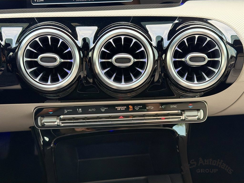 Used 2021 Mercedes-Benz CLA 250 4MATIC image 19