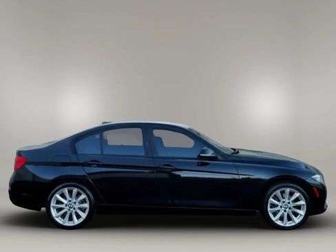 Used 2018 BMW 320i Sedan RWD image 7