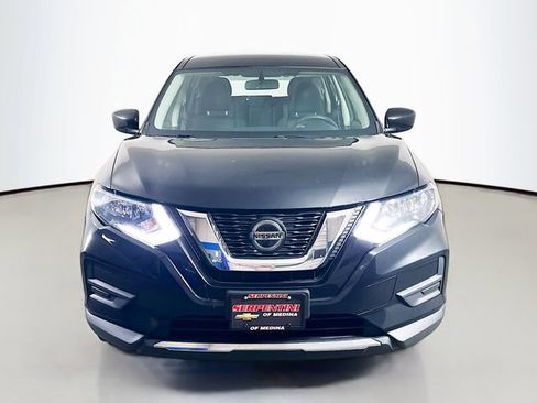 Used 2018 Nissan Rogue S image 4