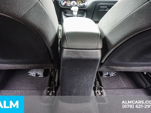 Used 2025 Kia Soul LX w/ LX Technology Package FWD image 31