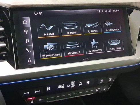 Certified 2023 Audi Q4 e-tron Prestige image 22