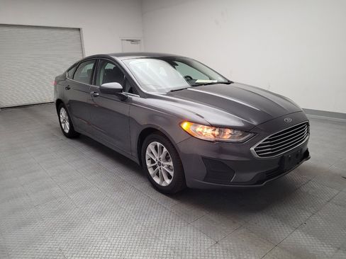 Used 2020 Ford Fusion SE image 13
