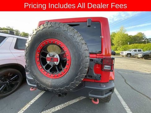 Used 2016 Jeep Wrangler Unlimited Rubicon AWD/4WD image 3