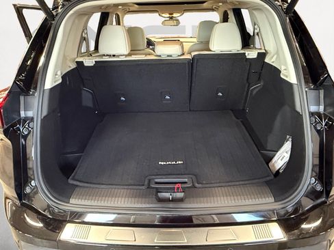 Used 2025 Nissan Rogue SV w/ SV Premium Package image 13