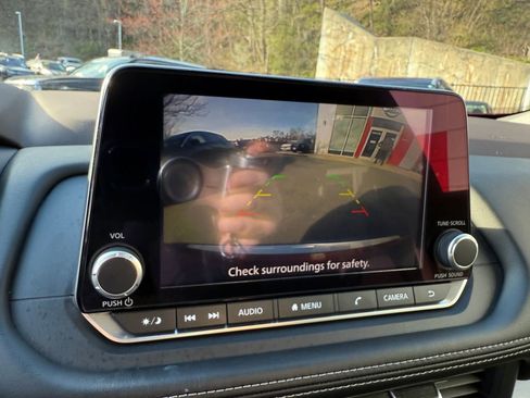 Used 2023 Nissan Rogue SV image 21