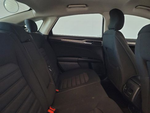 Used 2019 Ford Fusion SE FWD image 19