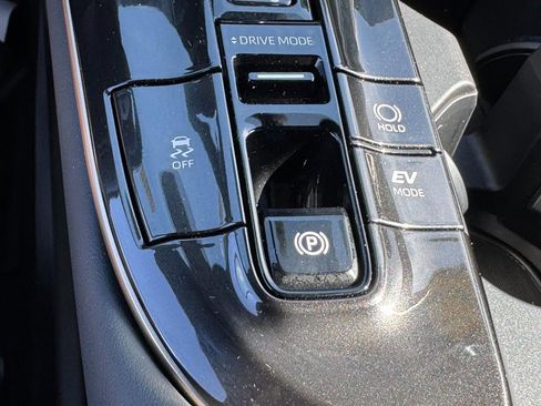 Used 2025 Toyota Crown Signia AWD/4WD image 23