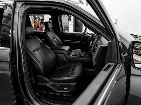 Used 2018 Ford Expedition Max XLT w/ Equipment Group 202A image 36