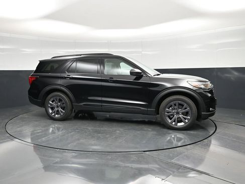 New 2026 Ford Explorer Active w/ Active Comfort Package image 5