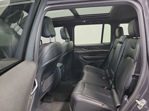 Certified 2024 Jeep Grand Cherokee Limited AWD/4WD image 29