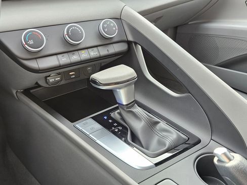 New 2026 Hyundai Elantra SE image 20