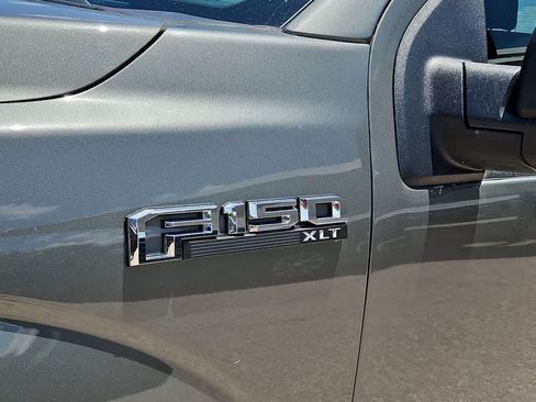 Used 2019 Ford F150 XLT w/ Equipment Group 302A Luxury AWD/4WD image 11