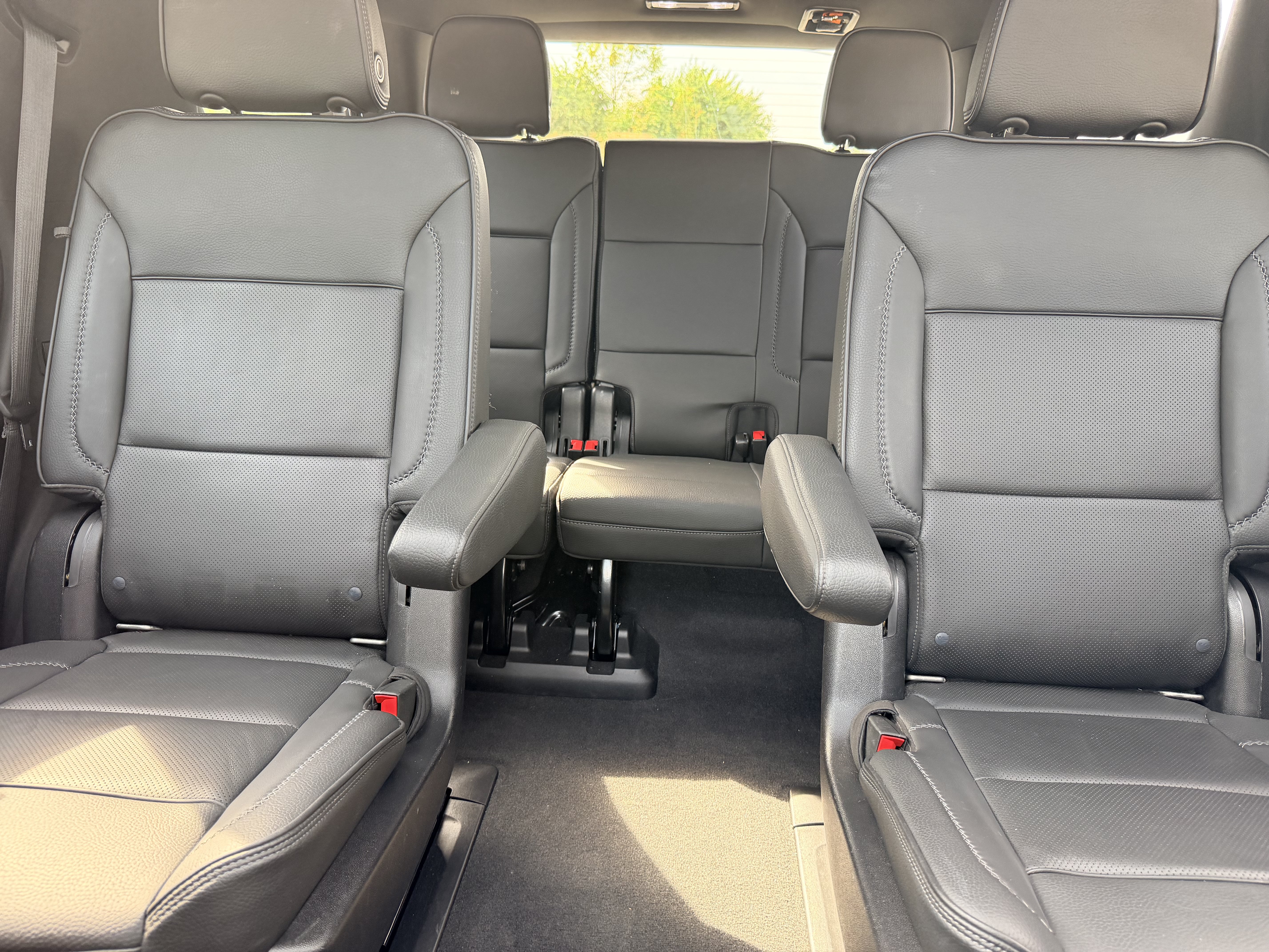 Used 2022 GMC Yukon Denali AWD/4WD image 17