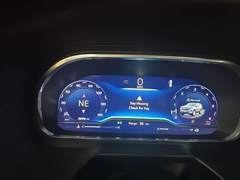 Used 2023 Chevrolet Tahoe High Country image 13