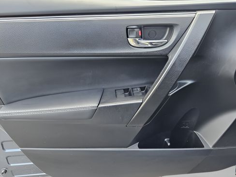 Certified 2018 Toyota Corolla XLE FWD image 13