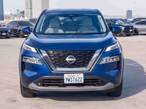 Used 2023 Nissan Rogue SV FWD image 2