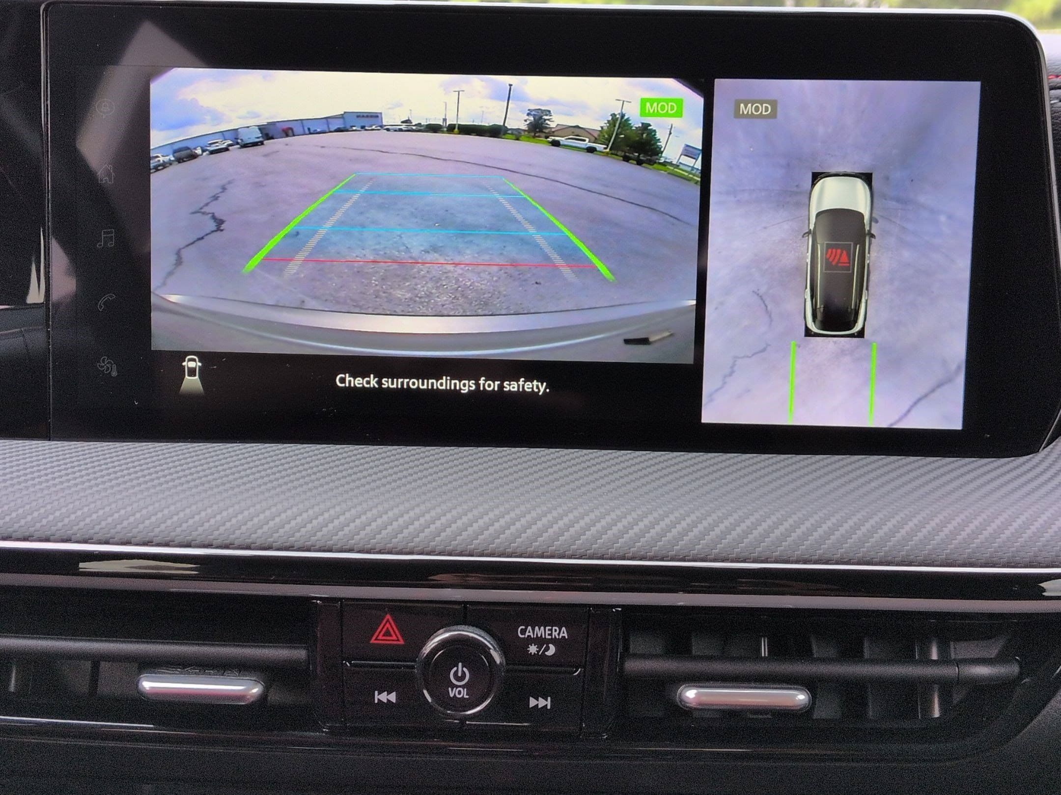 Used 2025 Nissan Kicks SR w/ Illumination Package FWD image 24
