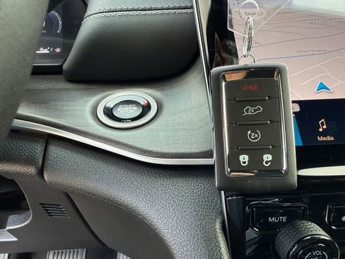 New 2025 Jeep Grand Cherokee Limited image 30