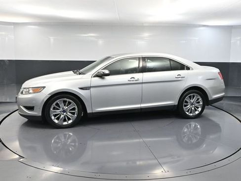 Used 2010 Ford Taurus Limited image 9