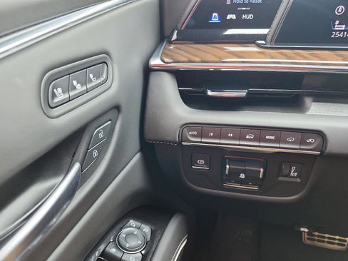 Used 2024 Cadillac Escalade Sport Platinum w/ LPO, ONYX Package image 26