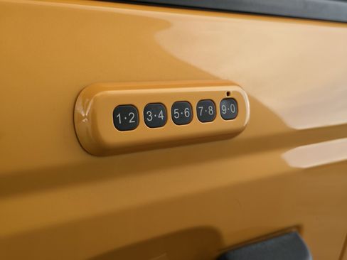 Used 2022 Ford Bronco Wildtrak image 11