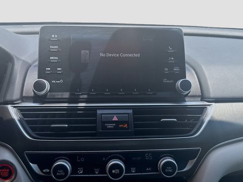 Used 2018 Honda Accord LX image 10