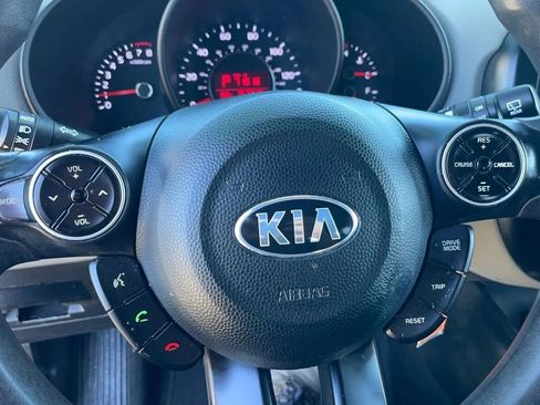 Used 2019 Kia Soul FWD image 21