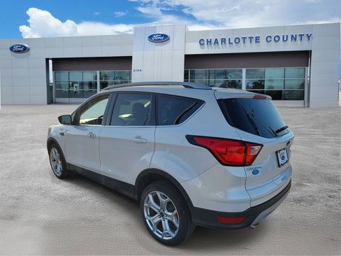 Used 2019 Ford Escape Titanium image 3