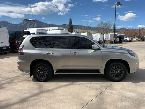 Used 2023 Lexus GX 460 Premium image 6