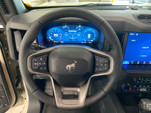 New 2026 Ford Bronco Badlands AWD/4WD image 18