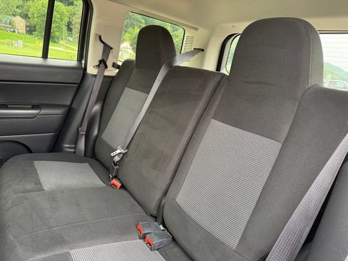 Used 2016 Jeep Patriot Sport w/ Power Value Group AWD/4WD image 30