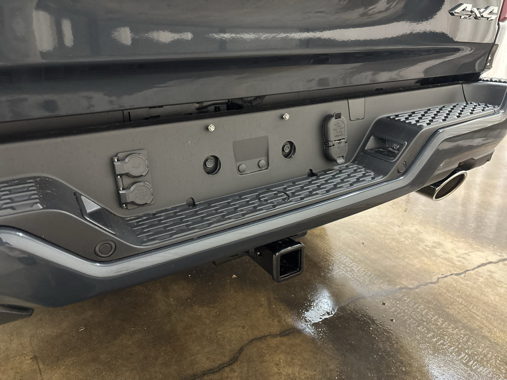 New 2027 RAM 1500 Laramie w/ Sport Appearance Package AWD/4WD image 9