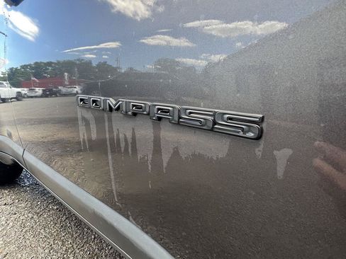 Used 2021 Jeep Compass Latitude AWD/4WD image 15