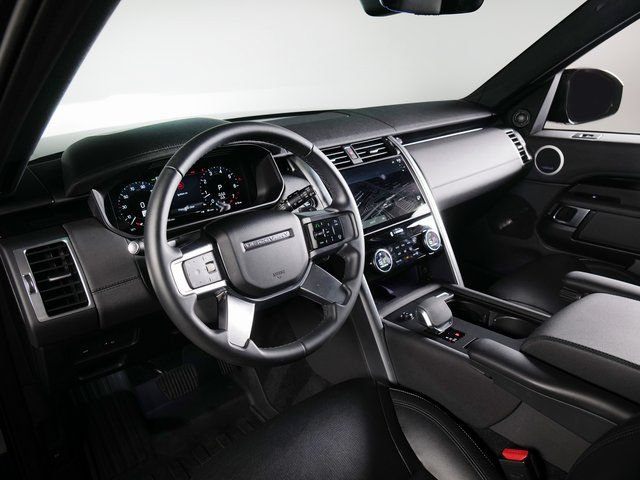 Certified 2025 Land Rover Discovery S AWD/4WD image 16