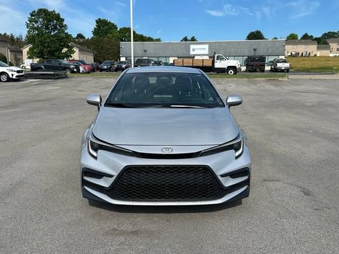 Used 2024 Toyota Corolla SE FWD image 2
