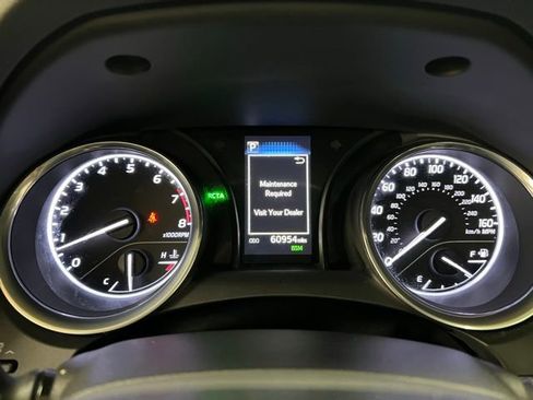 Used 2020 Toyota Camry SE image 15