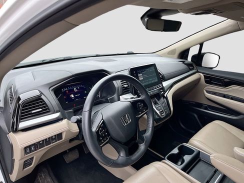 Used 2023 Honda Odyssey Touring image 9