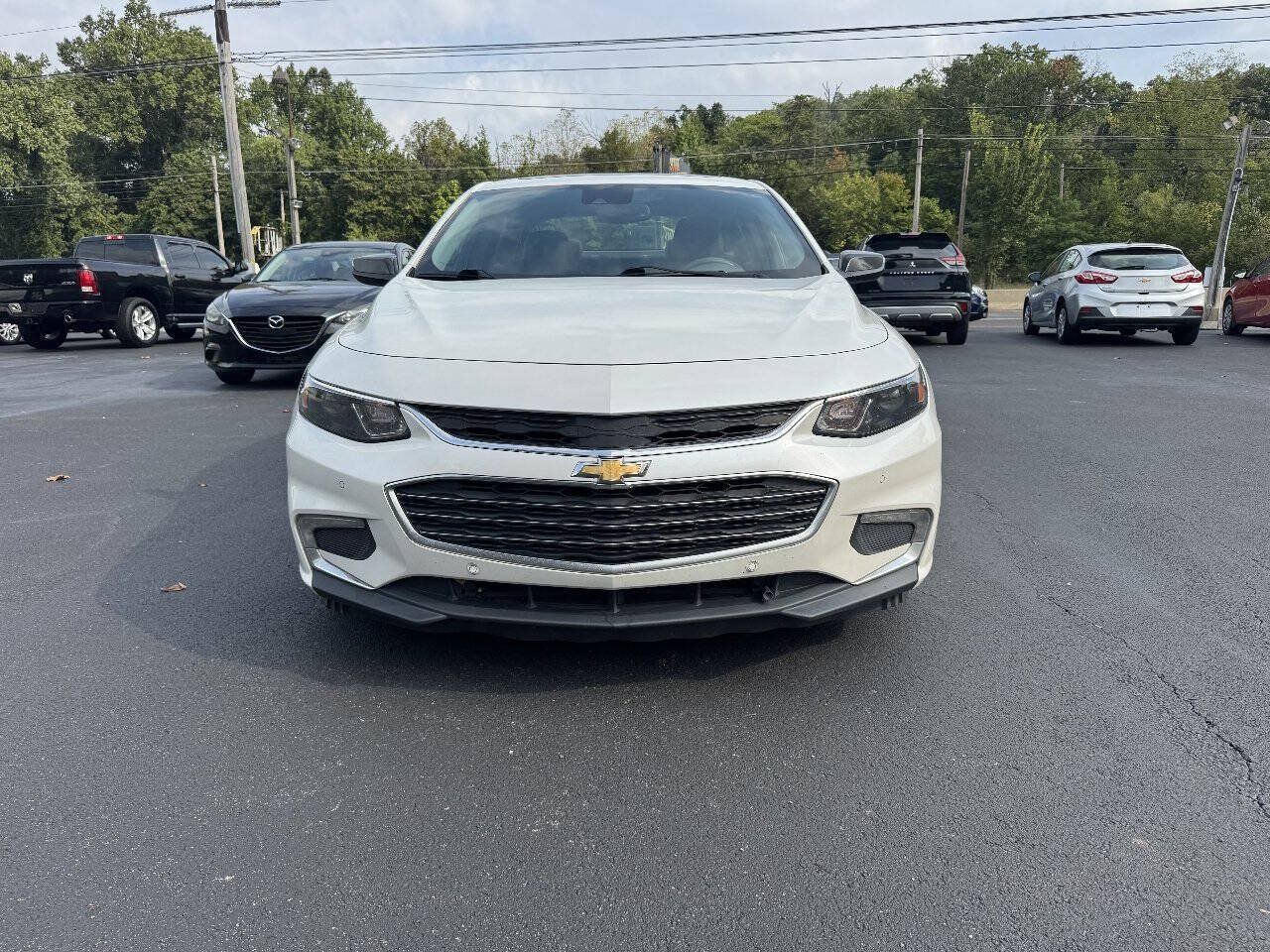Used 2016 Chevrolet Malibu Premier w/ Driver Confidence Package II FWD image 3