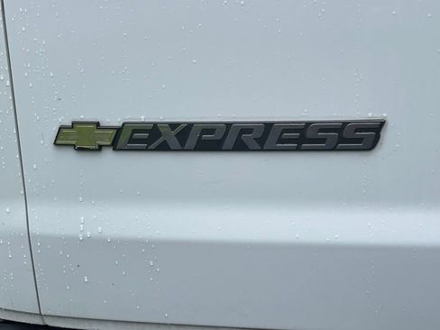 Certified 2021 Chevrolet Express 3500 w/ Driver Convenience Package RWD image 24