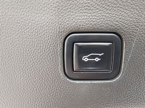 Used 2021 Buick Enclave Avenir w/ Avenir Technology Package AWD/4WD image 28
