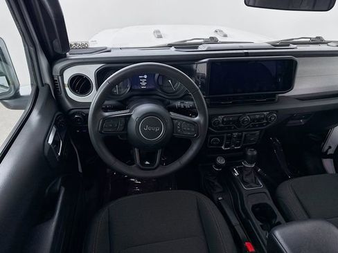 Used 2024 Jeep Wrangler Unlimited w/ Convenience Group image 21