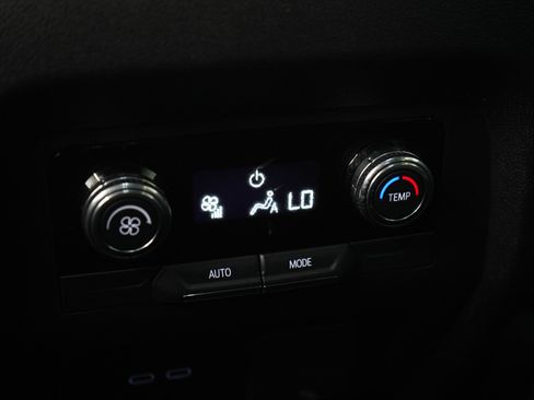 Used 2025 GMC Acadia AT4 AWD/4WD image 21