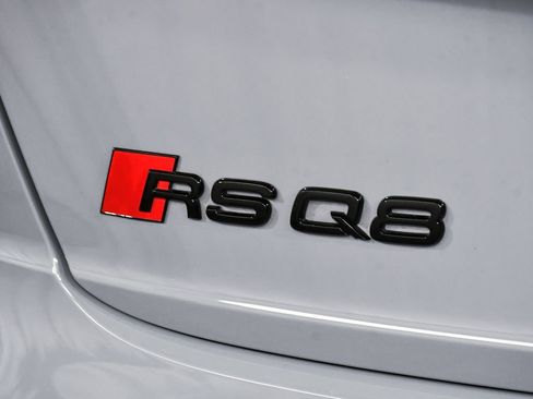 Used 2023 Audi RS Q8 w/ Black Optic Package image 98