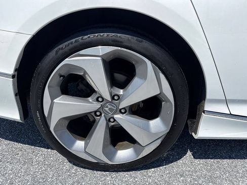 Used 2018 Honda Accord Touring image 33