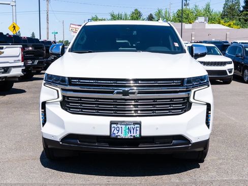 Used 2023 Chevrolet Suburban Premier AWD/4WD image 2