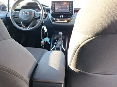 Used 2021 Toyota Corolla LE image 31